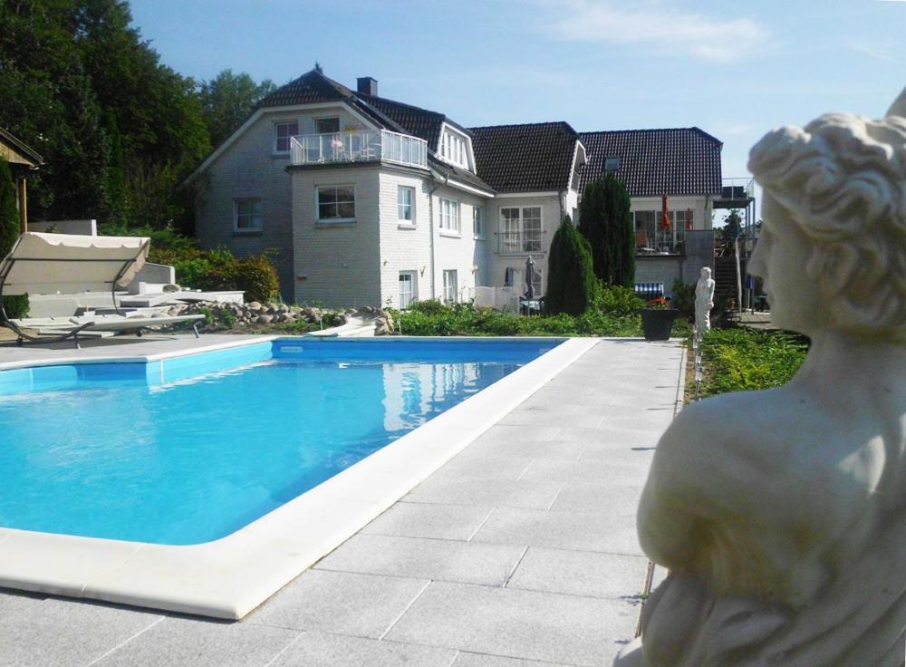 Apartment Vogelsang Vo, Schwimmbad, Sauna Sierksdorf